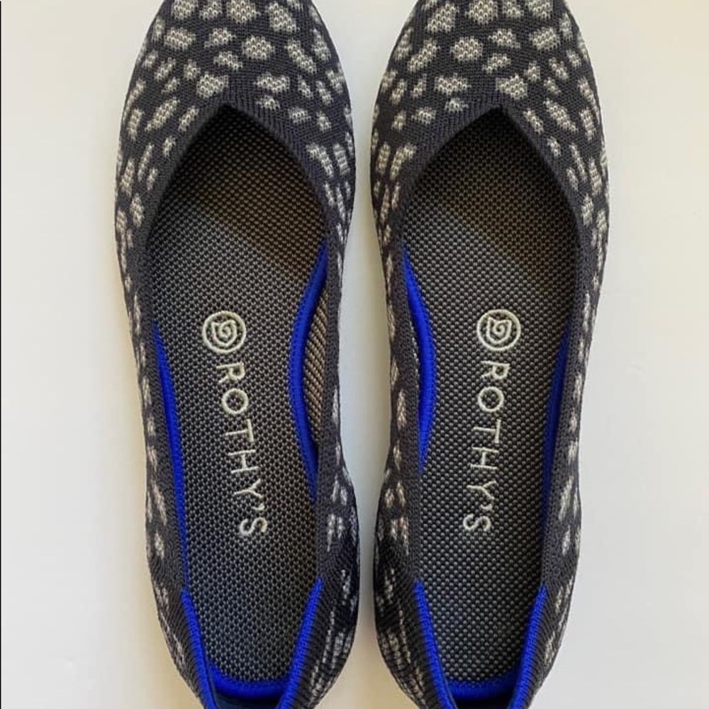 ISO Rothy’s Charcoal Kittens 8-8.5!!